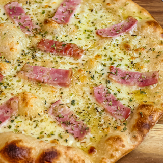 Pão de Alho com Queijo e Bacon