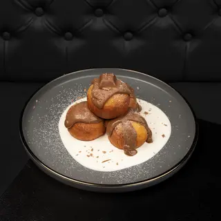 Papanași cu cremă de ciocolată și smântână ( 350gr )