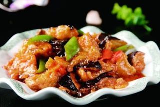 2 Қуырылған баклажан қызанақпен Жареные баклажаны с помидорами 茄子拌西红柿