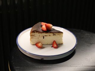  Кокосовий баскський  чізкейк 200г