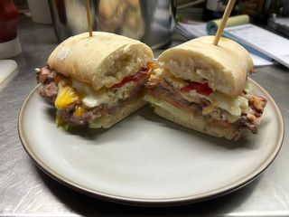 Chivito Uruguayo