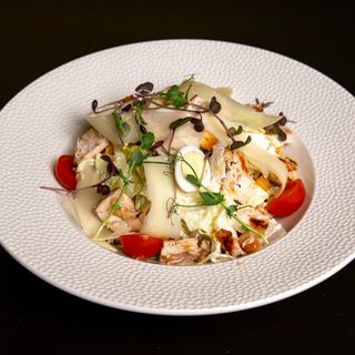 Salată Caesar cu pui