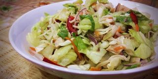 Салата Айсберг с Филаделфия и пушена сьомга (400г)