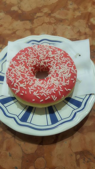 Donuts con glassa alla fragola