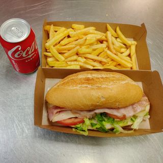 Menú: Bocadillo pollo especial + papas+bebida