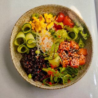 Боул с лососем