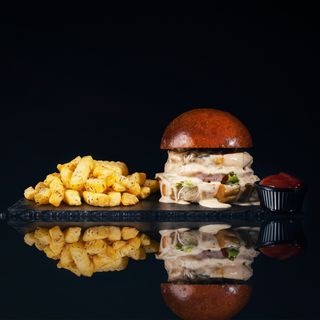 ჩიზბურგერი (+ ფრი და კეჩუპი)