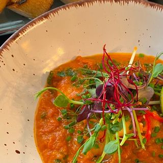 Krewetki w sosie pomidorowo-warzywnym