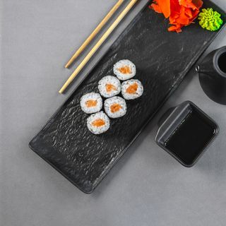 Макі з копченим лососем (130г)