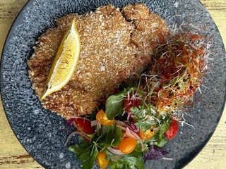 Шніцель курячий з горгонзолою (360g)