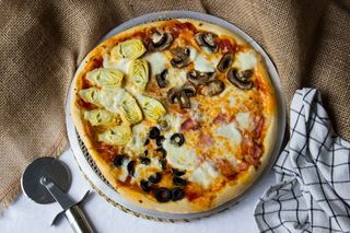 Pizza 4 estaciones (32 cm.)