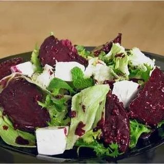 Салат з фетою та буряком