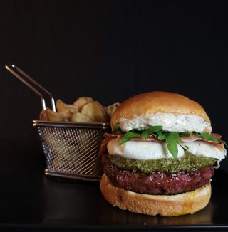 Burger La Serranita + Patatas