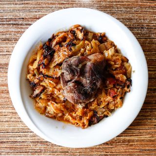 Свинско със зеле (400гр)