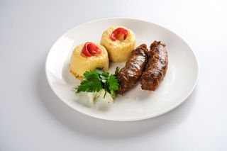 Carnati pentru garnita la gratar cu mamaliguta