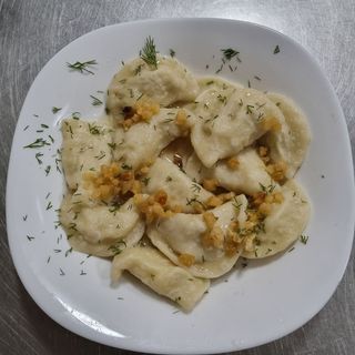 Вареники з квашеною капустою та шкварками (300г)