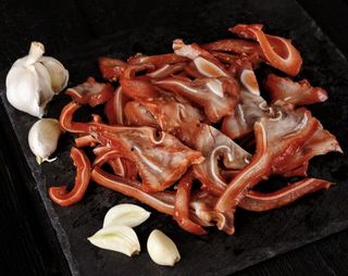 Вуха Свинячі Копчені З Часником Та Перцем (1уп)