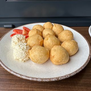 Uštipci sa kajmakom