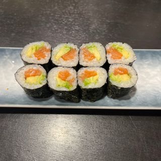 Maki Salmón Y Aguacate (8 Uds.)