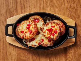 Pieczarki z serem suluguni (300g)