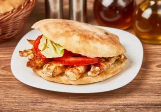 Rolovani pileći ražnjić sa slaninom 