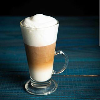 Caffe latte con panna