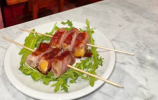 Spiedini speck e scamorza 2 pezzi