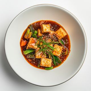 Tofu w sosie sojowo-czosnkowym