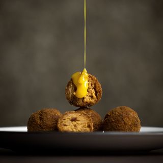 Bolinhas de Alheira (com molho mostarda e mel) 