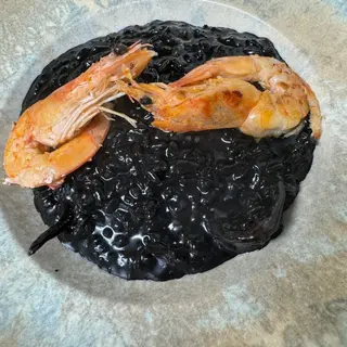 Ризото неро с морски дарове (400г)