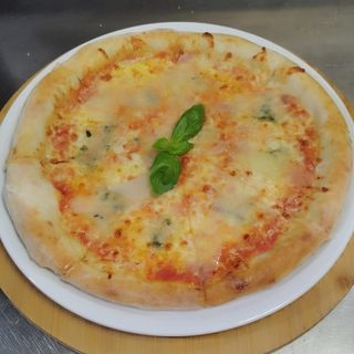 Pizza 4 Formaggi 
