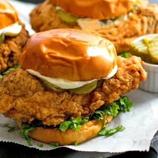 Хрупкав пилешки бургер(500 гр)