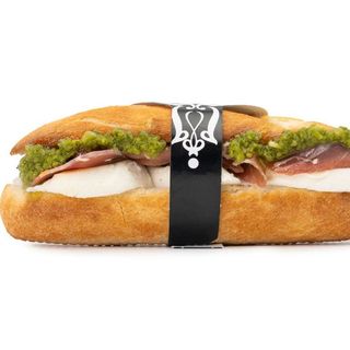 63. Jamón Gran Reserva, mozzarella e pesto