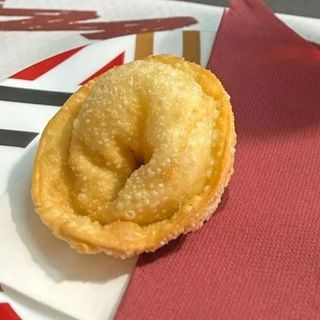 Empanada Argentina De Queso Y Cebolla
