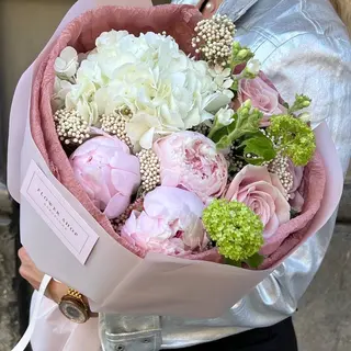 Soft Peony Kiss