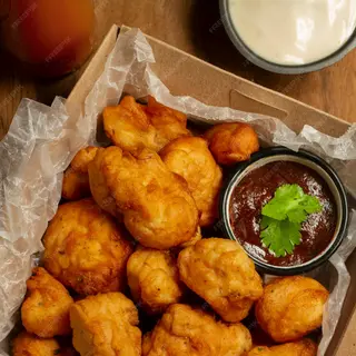 CUBO de 10 nugguets y 10 croquetas de jamón