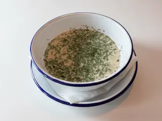 Chłodnik na kefirze z krewetkami (340g)