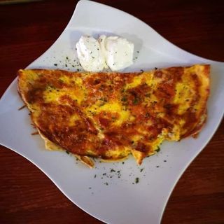 Omlet sa sirom i šunkom