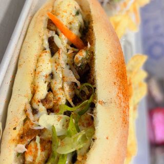 Sandwich Kebab Turque & Cheesy Fries & Boisson Gazeuse