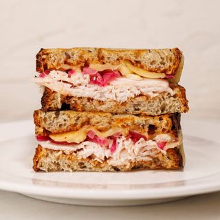 BBQ мелт з куркою та сиром