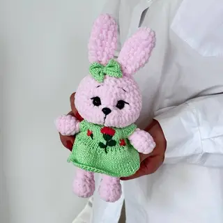 Іграшка Зайченя у салатовому платті