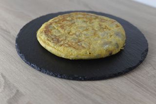 Tortilla de patatas con cebolla