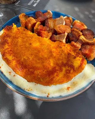 Cachapa La Clásica Con Chicharrón (1 Ud.)
