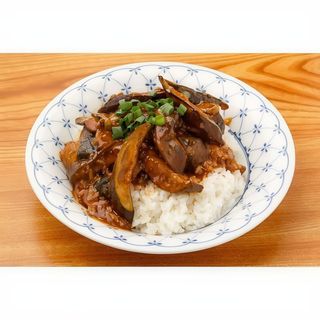 Berenjena con Carne Picada en Arroz Blanco