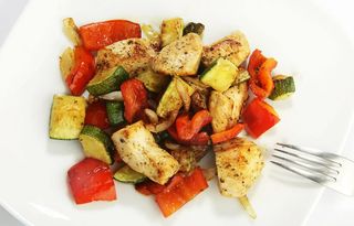 Острое куриное филе с овощами