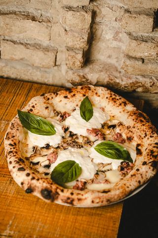 Pizza La Pugliese (30 cm.)