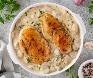 Poulet A La Crème (frites + Boisson)