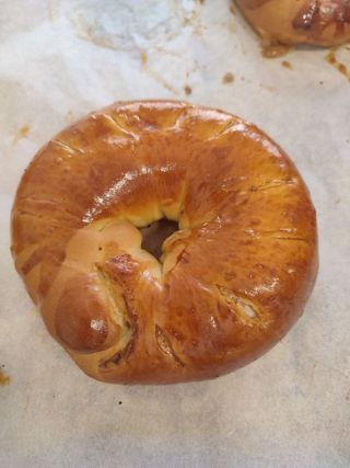 КІЛЬЦЕ ВИШНЯ/ЗАВАРНИЙ КРЕМ 180 гр