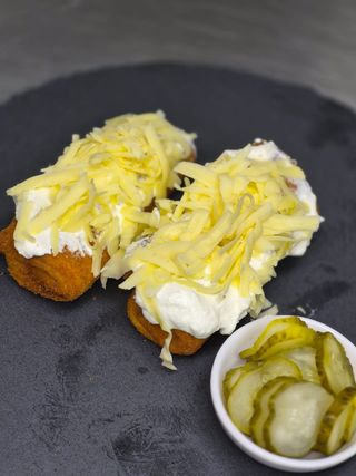 Slane palacinke sa piletionom i sirom