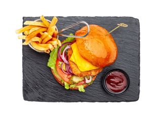 Чийзбургер с пилешко (350г)